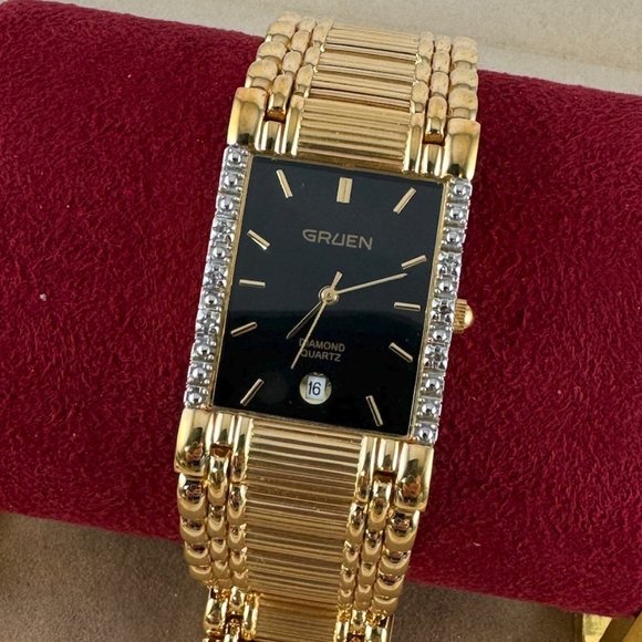 Vintage Gruen Man's 6 Diamond Tank Quartz Watch with Date at 6 - Picture 4 of 9